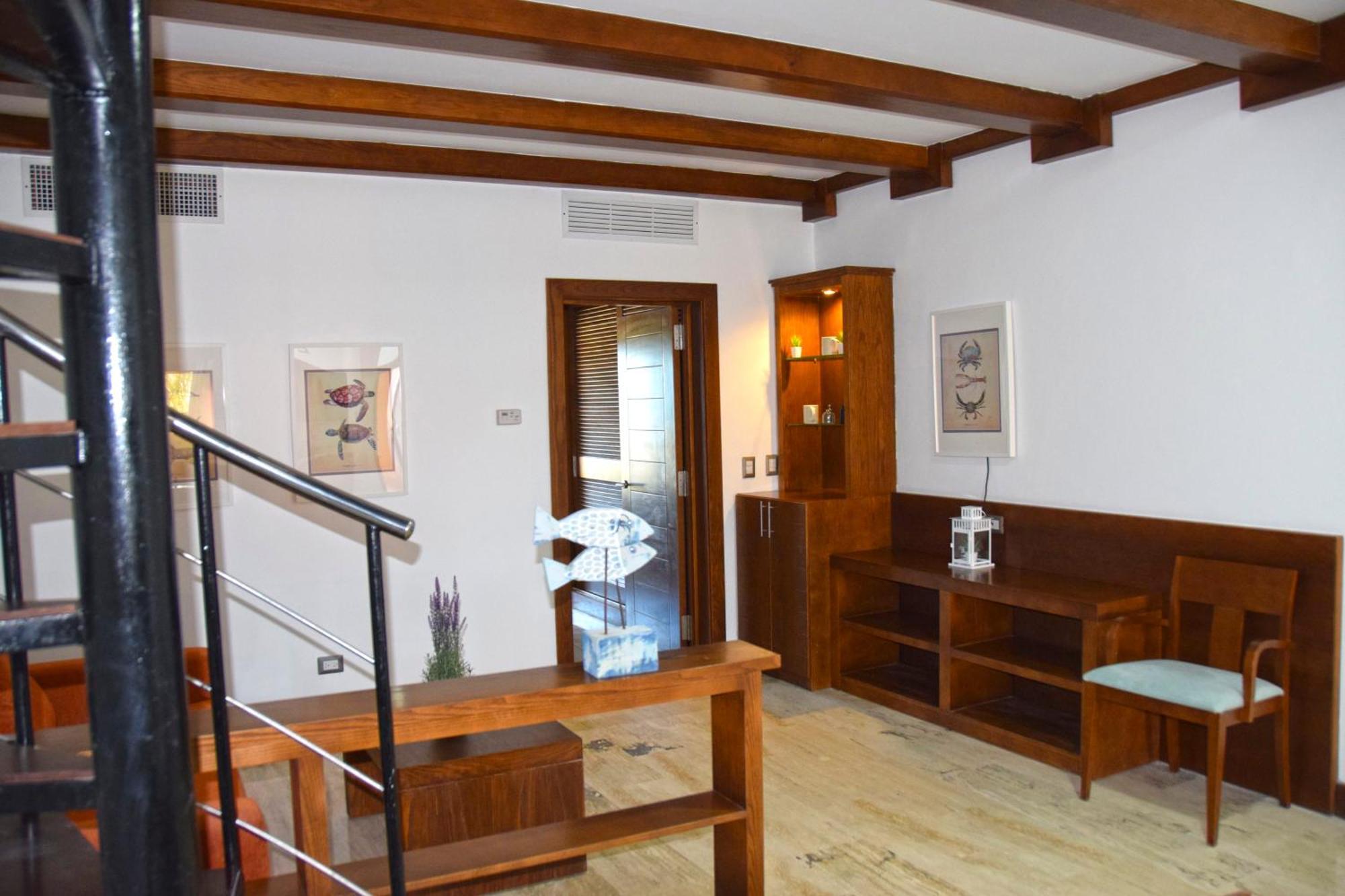 Sunset World Suites 4*