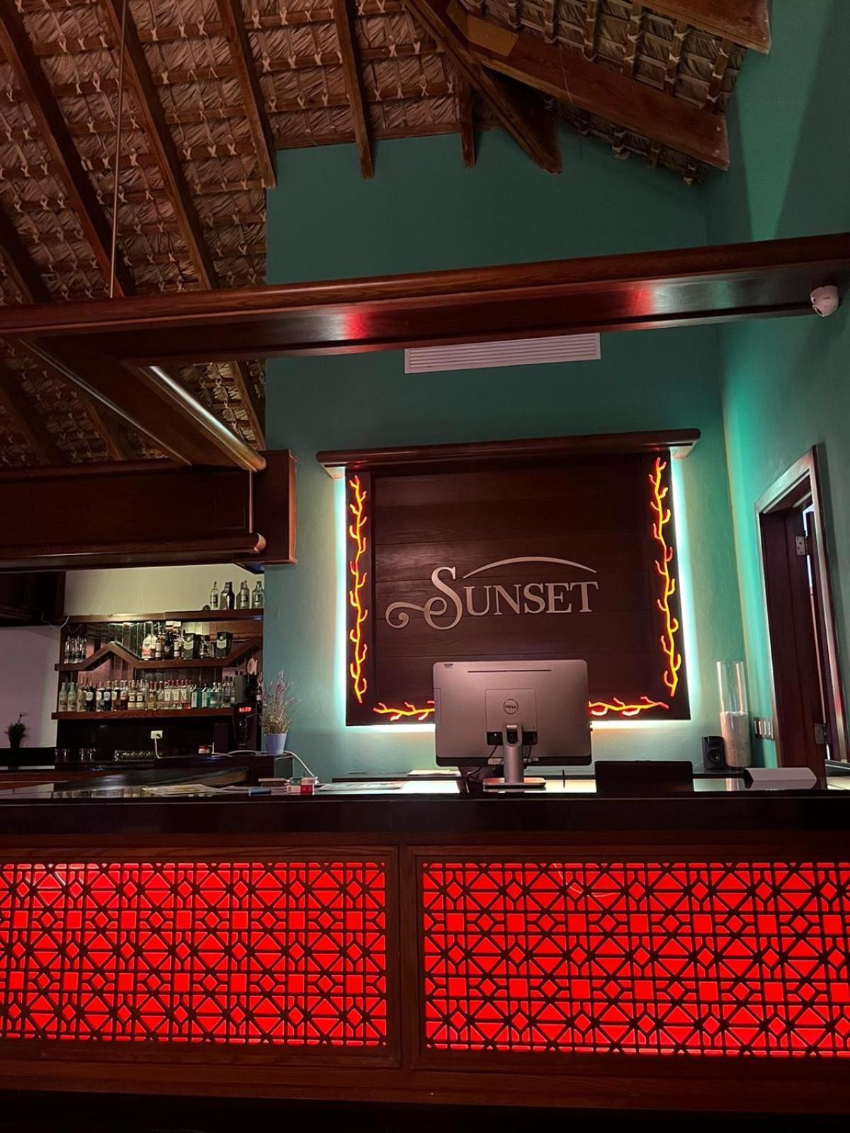 Sunset World Suites Hotel 4*